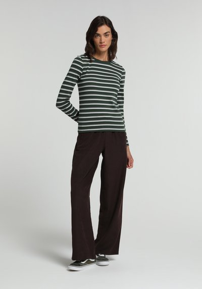 Image de T-shirt À Manches Longues Vert Slim Fit Femme