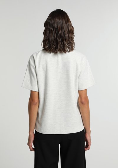 Image de T-shirt À Manches Courtes Tricoter Ecru Regular Fit Femme