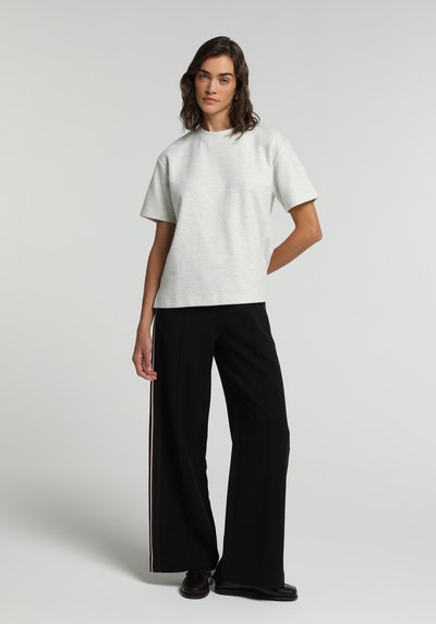Image de T-shirt À Manches Courtes Tricoter Ecru Regular Fit Femme