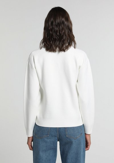 Image de Pull Blanc Regular Fit Manches Longues  Femme