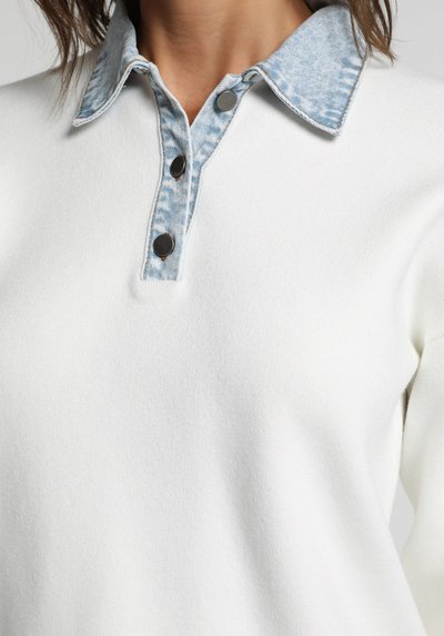 Image de Pull Blanc Regular Fit Manches Longues  Femme
