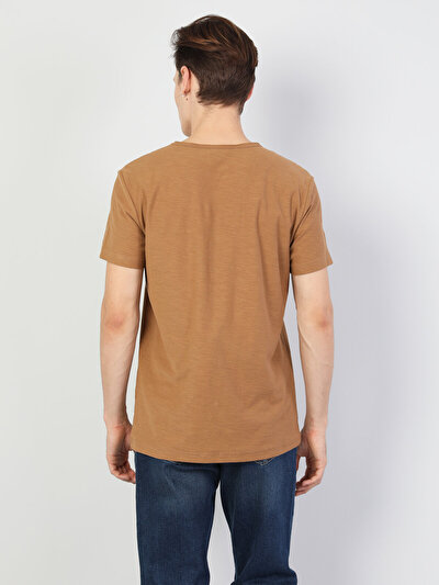 Afficher les détails de T-shirt À Manches Courtes Marron Classic Fit  Homme