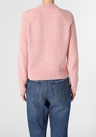 Afficher les détails de Pull Rose Regular Fit   Femme