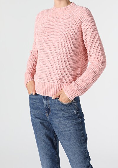 Afficher les détails de Pull Rose Regular Fit   Femme