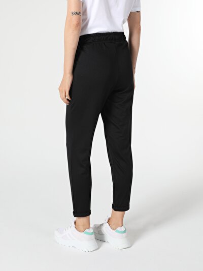 Image de Pantalon De Survêtement Noir Regular Fit Femme