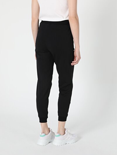 Image de Pantalon De Survêtement Noir Regular Fit Femme