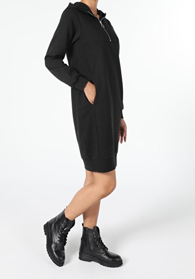 Image de Robe Noir Regular Fit    Femme