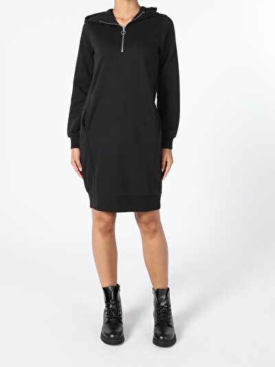 Image de Robe Noir Regular Fit    Femme