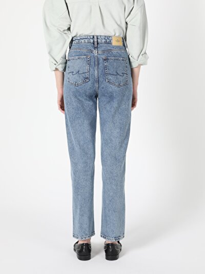 Image de 884 Lauren Pantalon Denim Bootcut En Straight Fit Femme