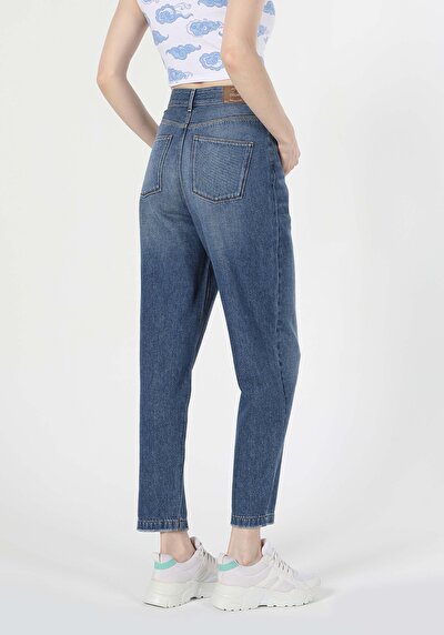 Image de 886 Dennis Pantalon Denim Tapered Leg En Slouchy Fit Femme