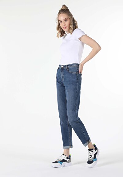 Afficher les détails de 893 Julia Pantalon Denim Tapered Leg  En  Boyfriend Fit Femme