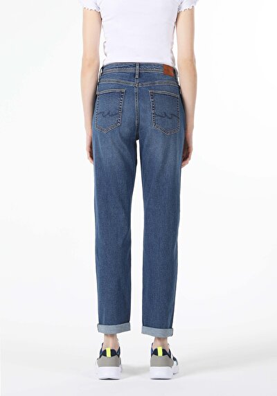 Afficher les détails de 893 Julia Pantalon Denim Tapered Leg  En  Boyfriend Fit Femme