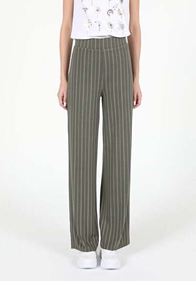 Image de Pantalon De Survêtement Kaki Regular Fit Femme