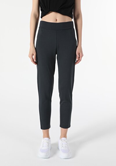 Afficher les détails de Pantalon De Survêtement Anthracite Regular Fit Femme