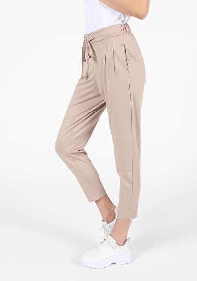 Afficher les détails de Pantalon De Survêtement Beige Regular Fit Femme