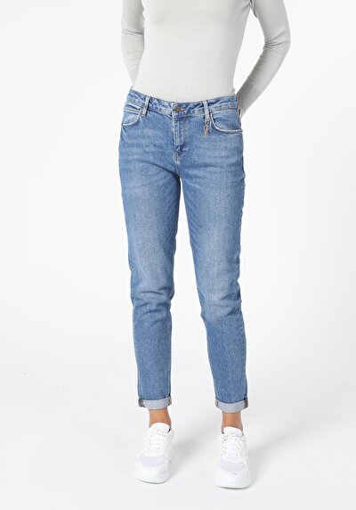 Afficher les détails de 893 Julia Pantalon Denim Tapered Leg  En  Boyfriend Fit Femme