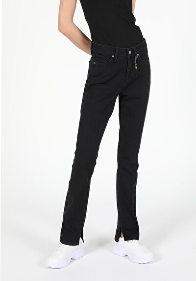 Image de 792 Mila Pantalon Denim Straight Leg  En  Regular Fit Femme