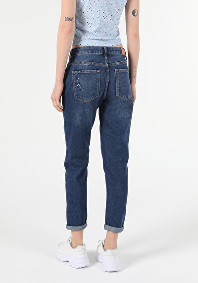 Afficher les détails de 893 Julia Pantalon Denim Tapered Leg  En  Boyfriend Fit Femme