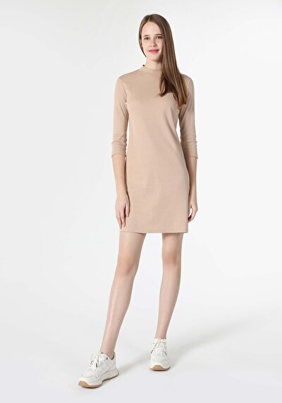 Image de Robe Beige Slim Fit    Femme