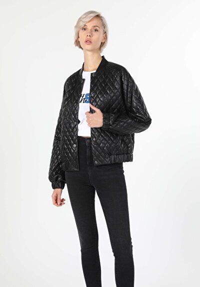 Afficher les détails de Veste Pu Noir   Regular Fit Femme