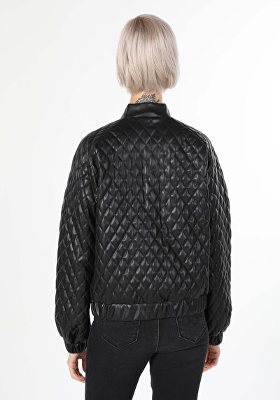 Afficher les détails de Veste Pu Noir   Regular Fit Femme