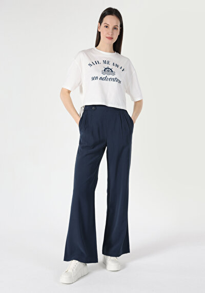 Image de T-shirt À Manches Courtes Blanc Regular Fit Imprimé Femme