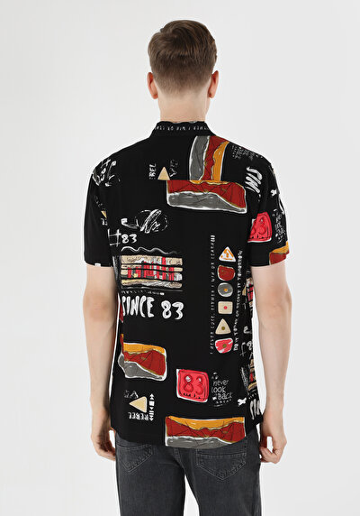 Image de Chemise À Manches Courtes Noir Imprimé Regular Fit Homme