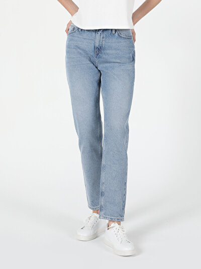 Afficher les détails de 893 Julia Pantalon Denim Tapered Leg  En  Boyfriend Fit Femme