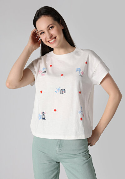 Afficher les détails de T-shirt À Manches Courtes Blanc Regular Fit  Femme