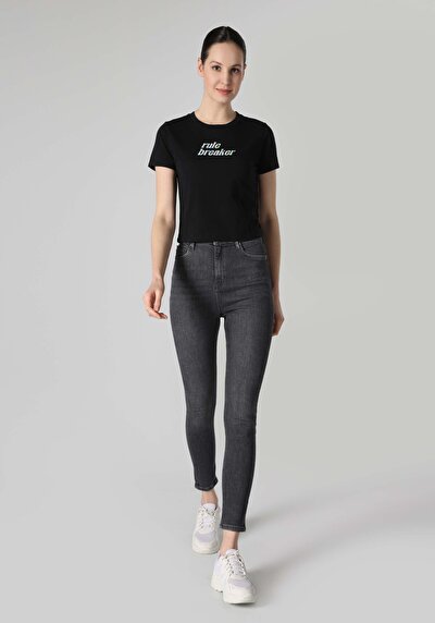 Image de T-shirt À Manches Courtes Noir Comfort Fit Femme