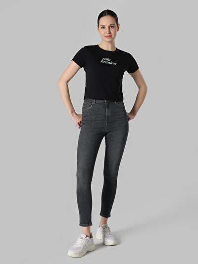 Image de T-shirt À Manches Courtes Noir Comfort Fit  Femme