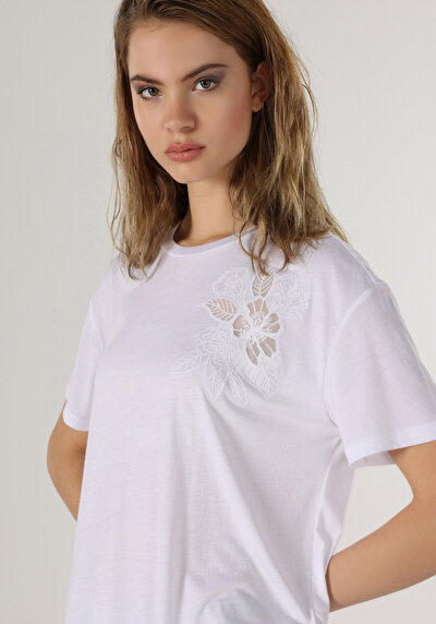 Afficher les détails de T-shirt À Manches Courtes Blanc Regular Fit  Femme