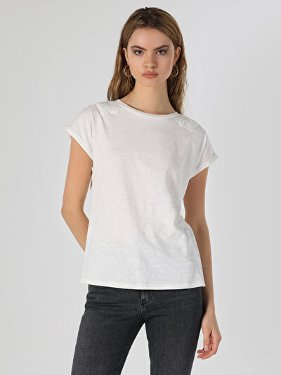 Afficher les détails de T-shirt À Manches Courtes Blanc Regular Fit  Femme