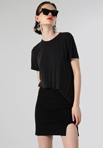 Afficher les détails de T-shirt À Manches Courtes Noir Regular Fit  Femme
