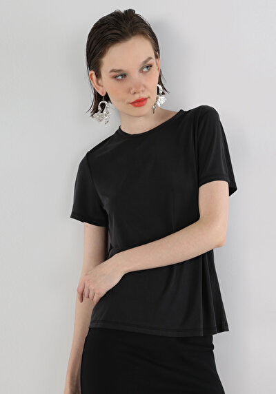 Afficher les détails de T-shirt À Manches Courtes Noir Regular Fit  Femme