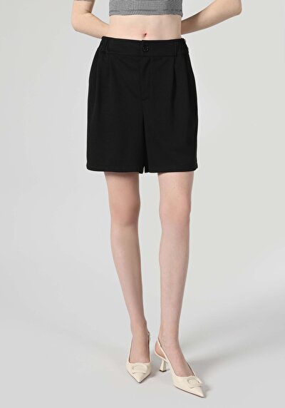 Image de Short Noir Regular Fit Femme