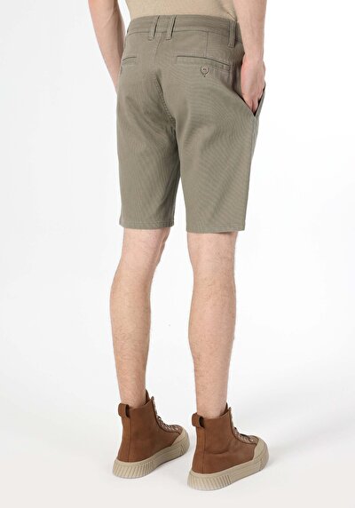 Afficher les détails de Short Kaki Regular Fit Homme