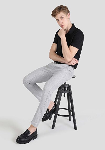 Afficher les détails de Pantalon Gris Düz Paça Medium Rise En  Regular Fit Homme