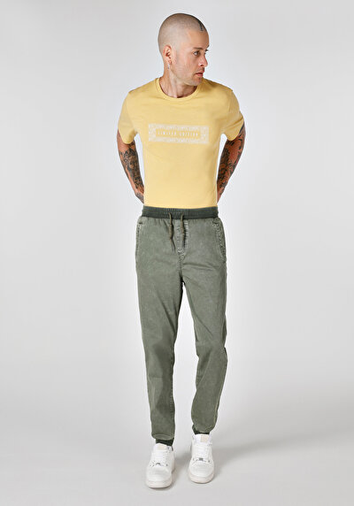 Afficher les détails de Pantalon Kaki Lastikli Medium Rise En  Slim Fit Homme