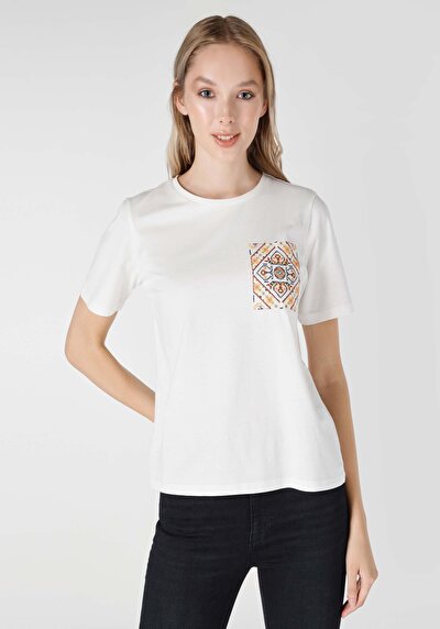 Afficher les détails de T-shirt À Manches Courtes Blanc Regular Fit  Femme
