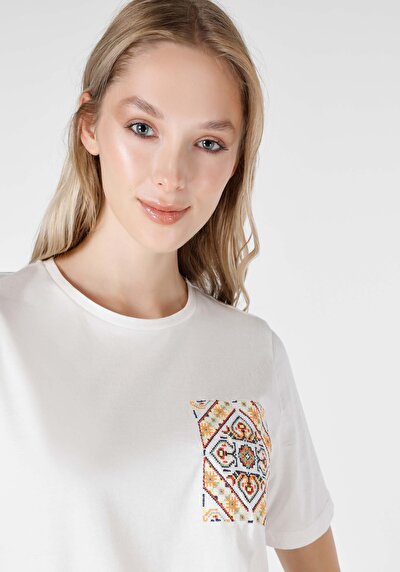 Afficher les détails de T-shirt À Manches Courtes Blanc Regular Fit  Femme