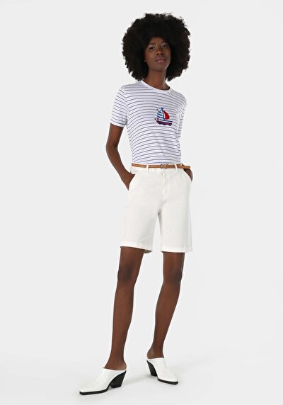 Afficher les détails de Short Blanc Regular Fit Femme