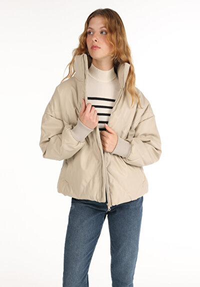 Afficher les détails de Veste Pu Beige   Regular Fit Femme