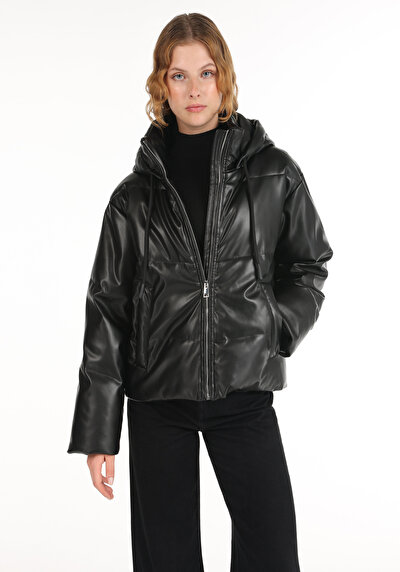 Image de Veste Pu Noir Regular Fit Femme