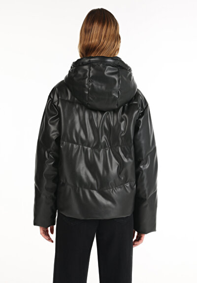 Image de Veste Pu Noir Regular Fit Femme
