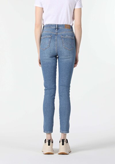 Image de 760 Diana Pantalon Denim Skinny Leg En Super Slim Fit Femme