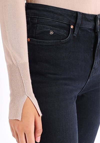 Image de 703 Carla Pantalon Bleu Foncé Straight Leg Medium Rise En  Slim Fit Femme