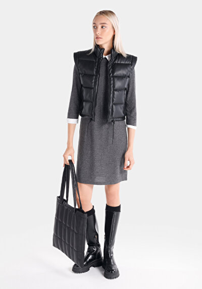 Afficher les détails de Gilet Noir Regular Fit Femme