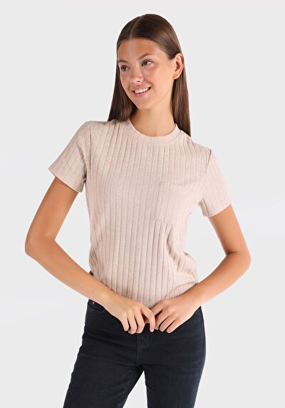 Afficher les détails de T-shirt À Manches Courtes Beige Regular Fit  Femme