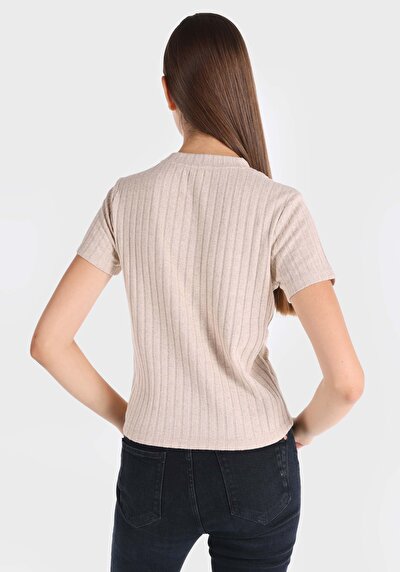 Afficher les détails de T-shirt À Manches Courtes Beige Regular Fit  Femme